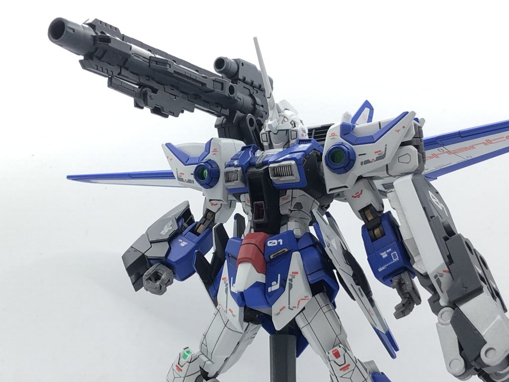 大型ショルダーキャノン「カッパー砲」右肩付近に装備された大型のキャノン砲。使用時にはウイングが水平に展開する。精密射撃時はキャノン下部にあるグリップを使用する。