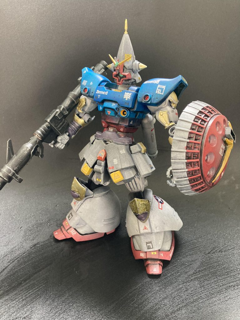 ホバー機構で重厚なボディと、機動性が向上した白兵戦機体を高レベルにシンクロさせて融合、