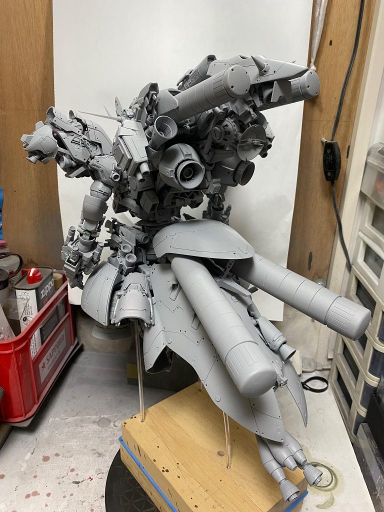 背後からも結構なボリューム感を演出できました。