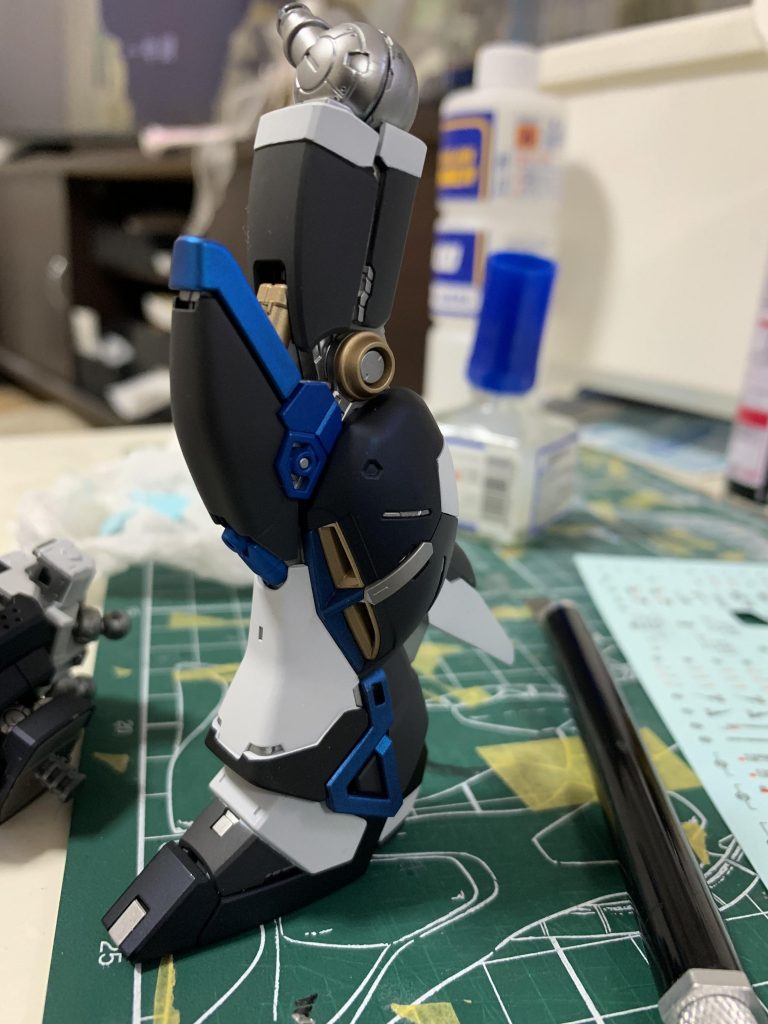 Blue Black Hi-νガンダム–5枚目/制作者：Lieeze