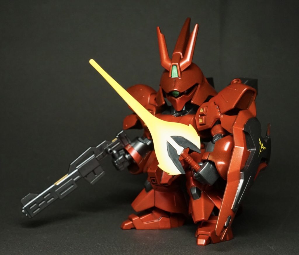 武器持ち手は塗膜が厚くなることを考え、かなり削り込んでます。塗装後も塗膜が剥がれずに保持できます。