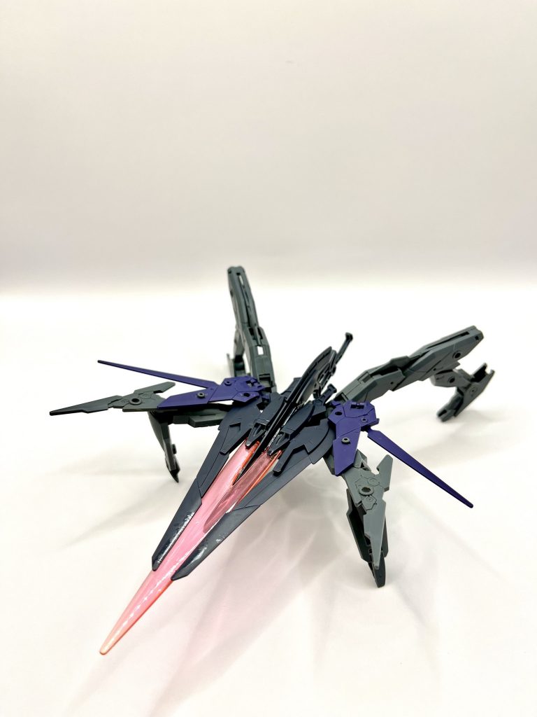 B・U・Gが自立してる時の姿。メイン武器”QUEEN”を装着。