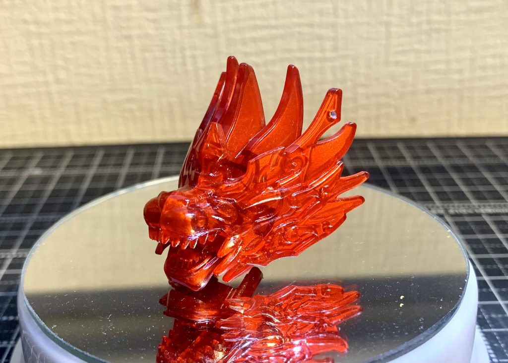 裏からシルバー塗って表はクリアーレッドを塗っています😃