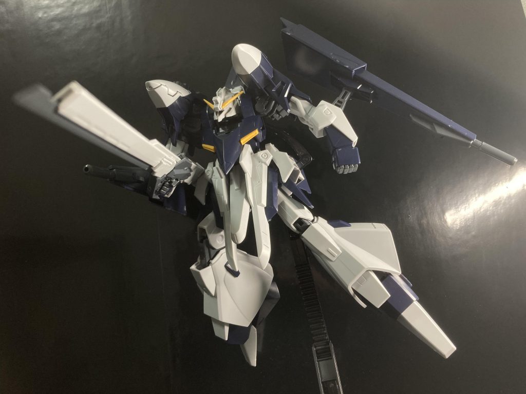 ロングブレードライフルフルドドに付属しているものと同じでは無いですが、ヘイズルのビームライフルとの取り付けは可能です！