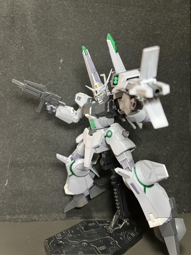 ゴツイけどガンダムフェイスのおかげか？スマートにも見えます