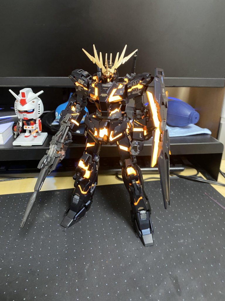 光るパジャ‥‥ゲフンゲフン‥サイコフレーム！！