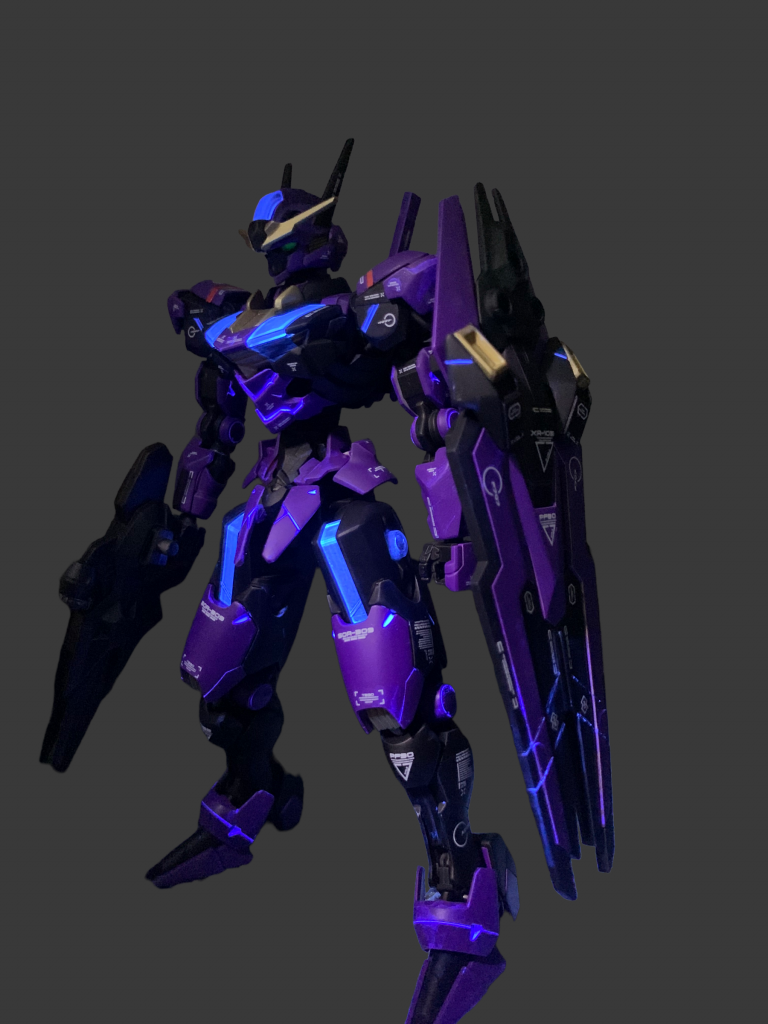 蛍光塗料はガイア蛍光クリア、ガイア蛍光エナメルブルーも墨入れに使用。