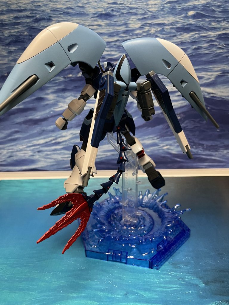追加武装の尻尾は旧キットエピオンのヒートロッドとアルトロンのツインビームトライデントを合体させました