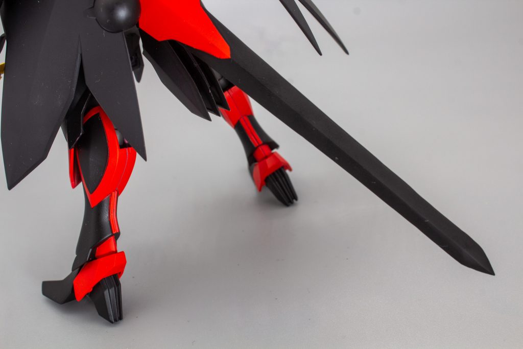 塗装は雑誌の作例を参考にしながら赤部分を多めにしています。