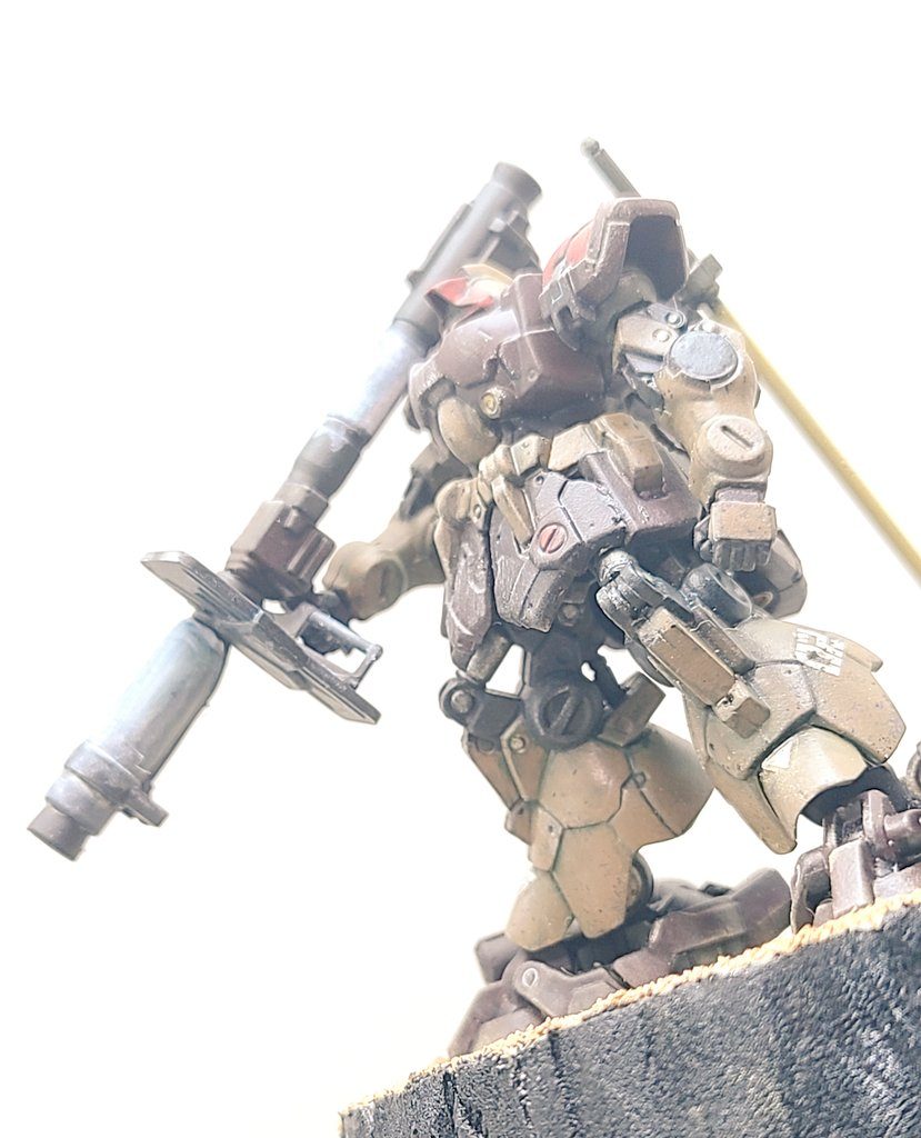 ラケーテンバズを携えて、静かに佇むこのポージングがいいですねぇ。