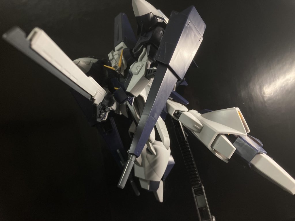 一応狙撃ライフルなのでこのように狙うポーズも似合います！