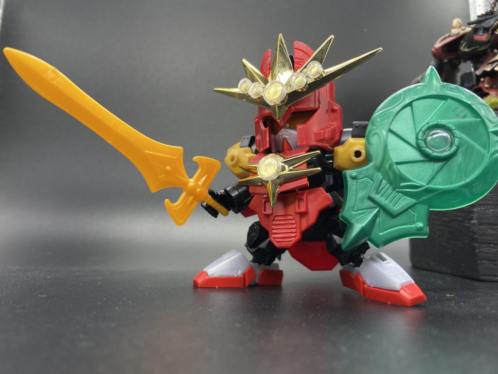 なにせ、迷ってる暇がないのでバチバチ切って詰めて鎧にガシガシ貼っていきました!途中子供と公園いったり、ごはんの買い出ししてたりで全然進まないながらも3時間くらいで何とかここまで!