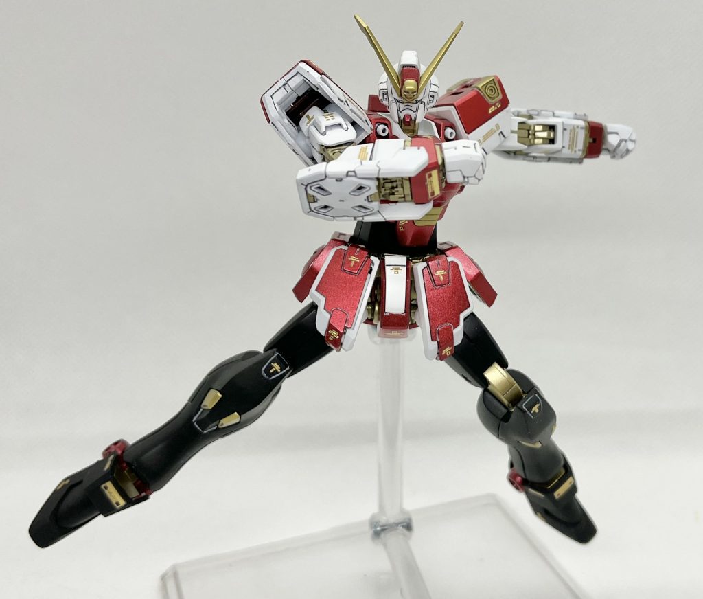 マントと帽子は脱着可能なので、軽装備形態も再現可能です。ただし、それで俊敏になるかどうかはまた別のお話。