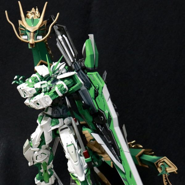 アストレイ/(ｽﾗｯｼｭ)改+サポートドラグーン翡翠龍