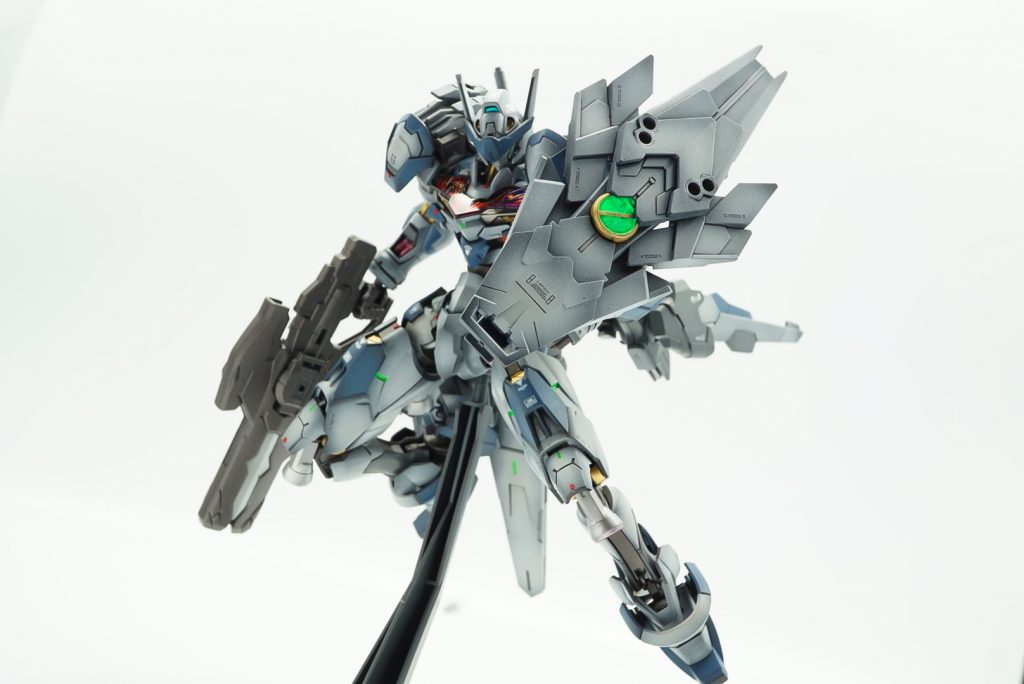 シールドこちらもまんまじゃ面白くないのでユニコーンの盾を使ってアレンジ拠点防衛型という事で盾は常時携行として分離機能はオミットとしました