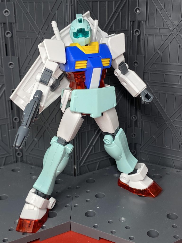 1番クジでガンダム当たったんで、ジムにしてみるか。ってなったのが3月頃の話。アダム機はあっという間に出来ました。