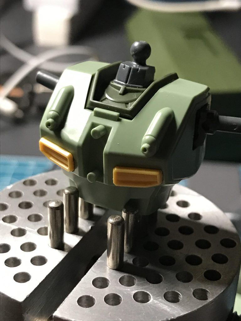 しつこいですが笑今回のディテール変更で悩んだ部分の一つ、胸のポッチがどーしても許せないのですよ僕は笑