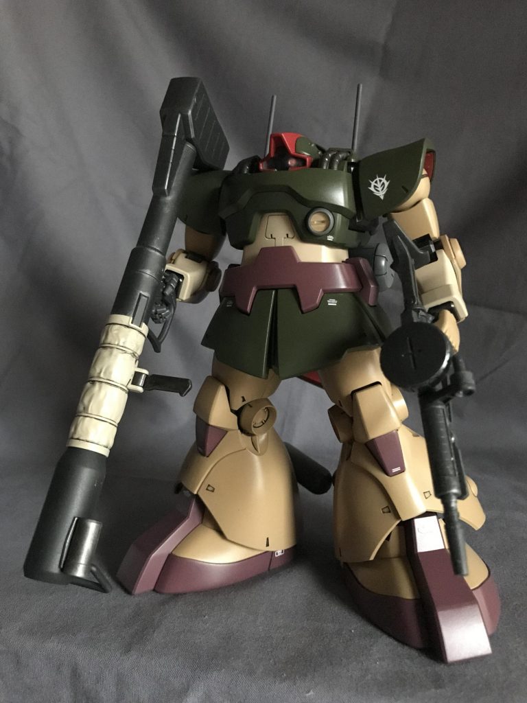 ユニコーン登場時の画像があまりにカッコよかったので、ザクマシンガンも持たせてみました✨似合う♪