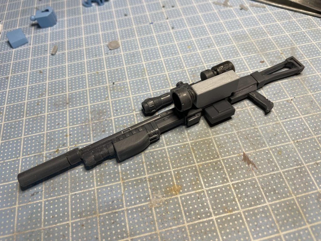 キットに付いてるマシンガンを変更してショットガンにガンカメラを搭載させてオリジナルの武器を作ってみました。