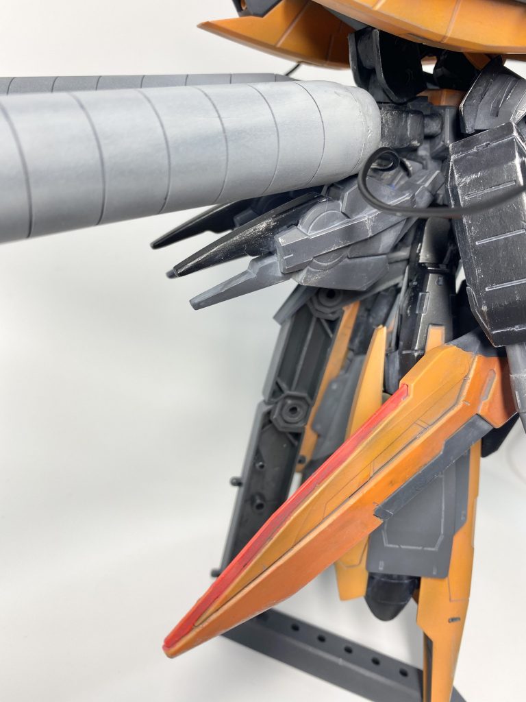 アルティメスの足をスラスターのような感じにしました。