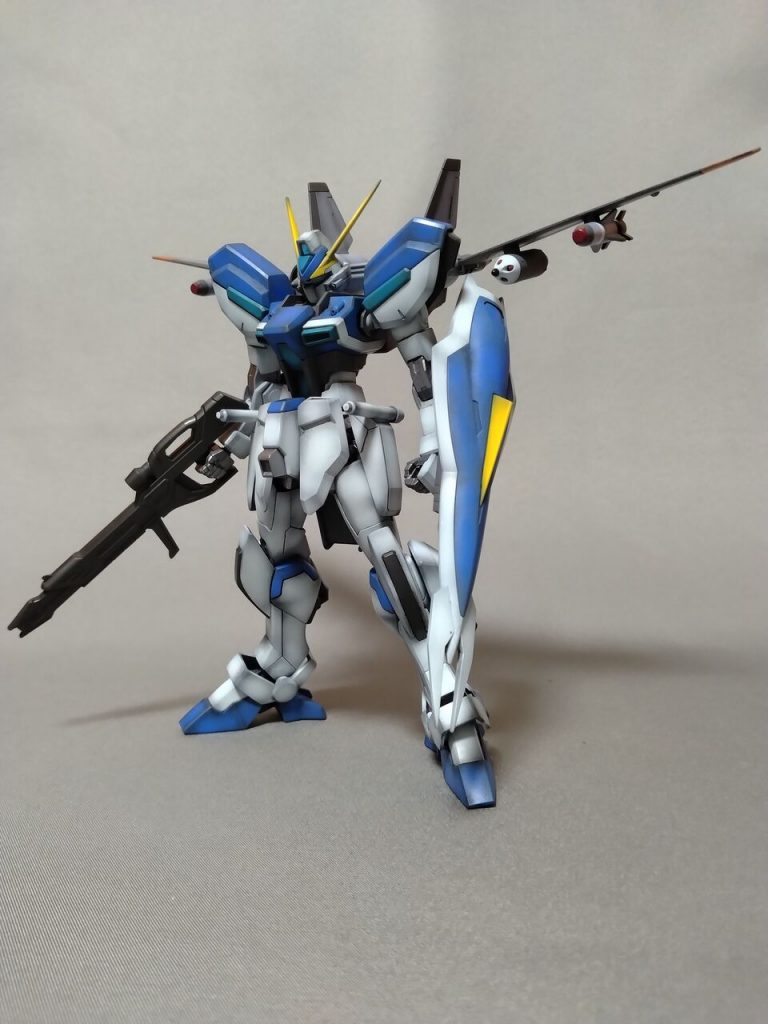 太ももロールパーツ箇所に３㎜位嵩上げ、手首の付け根を、付け直ししただけです。素がいいキットでした♪♪