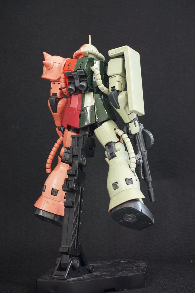 シャア兼用ザク–3枚目/制作者：ねぼすけ