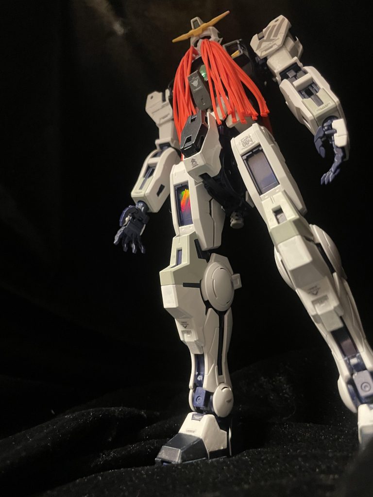 セオリーかもしれませんが、ナドレから先に作ってました。カラーは、シナンジュスタインのイメージで、紺と一部ライトグレー。真っ白より個人的に好みです。