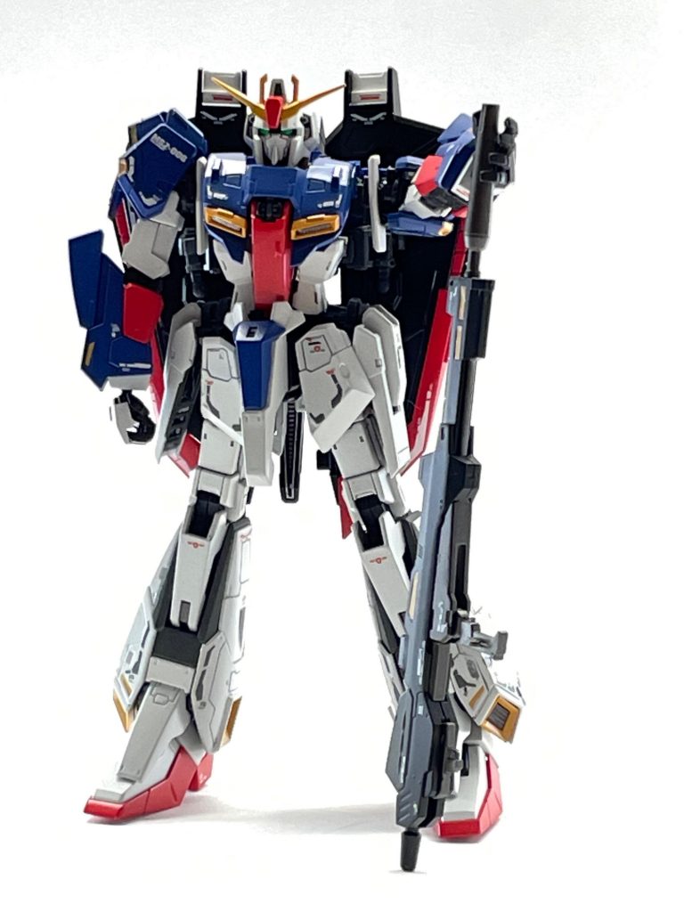 シールドを外し、グレネードの予備弾倉をつけて。全体的に首が埋まってる感があるのですが大目に見てやってください。(首のところのレールが若干バカになりかけてるので、首が自動で下がります。(笑))