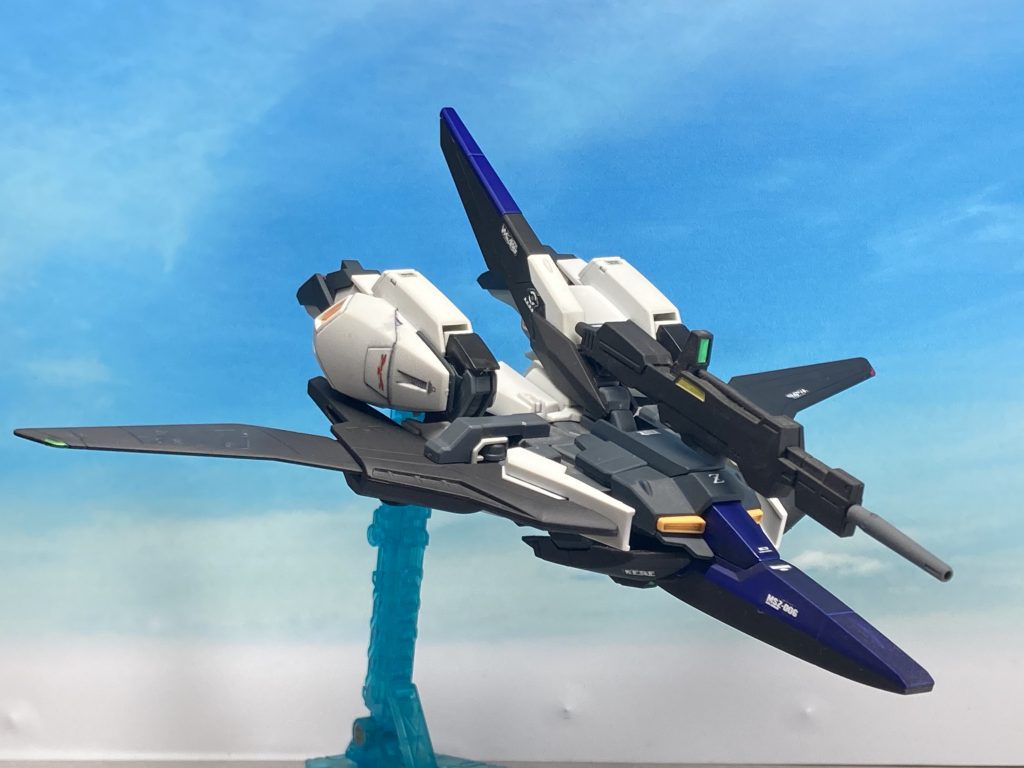 ウェイブシューター形態です。あえて翼は成型色の黒いままにしてみました。