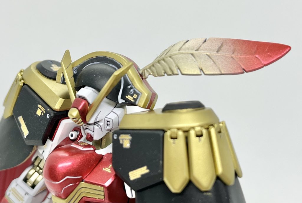 宝鐘マリンのイコンの1つでもある帽子は、旧1/144ローズガンダムの後頭部パーツ2つを擦り合わせ。