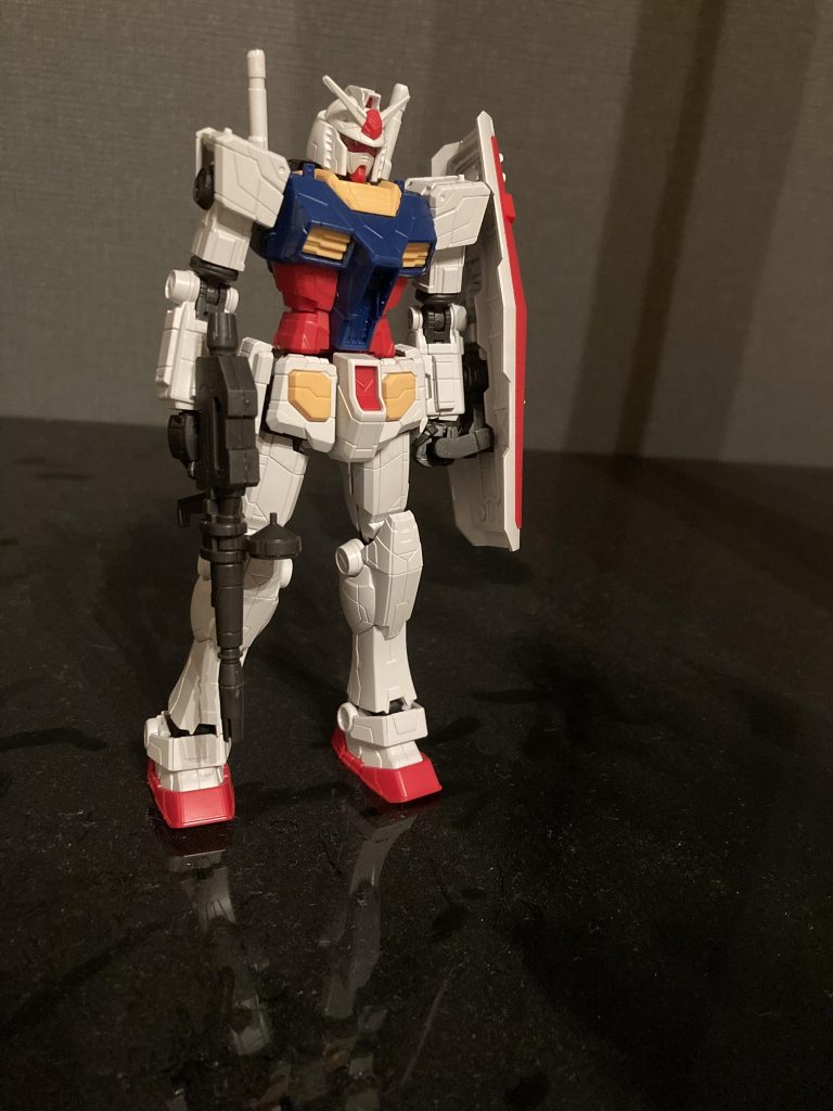 武器持ってますが塗装前です。こう見ると全然違いますね。