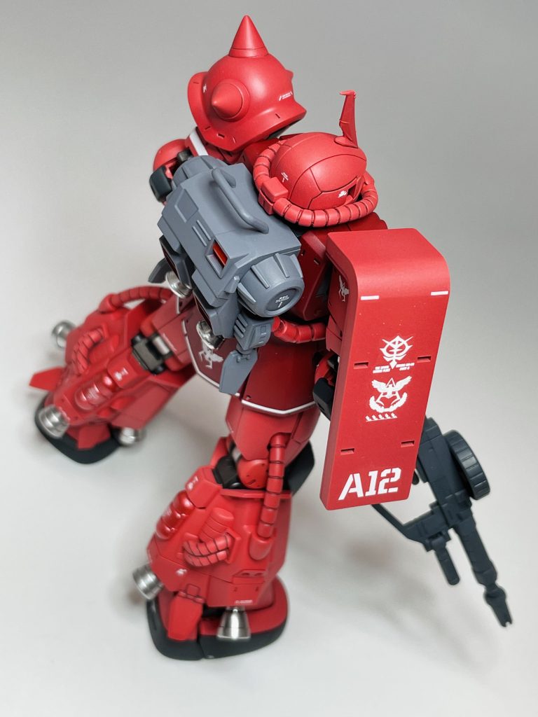 今回は、これまでに製作したシャア専用ザクよりも、よりイメージに近い赤に出来たと、自分では満足してます。