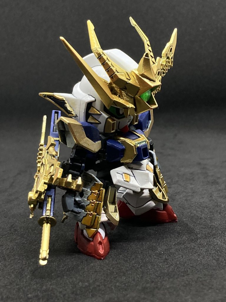 信長エピオンとのミキシングなので角や腕など各部位に彼が混じってます