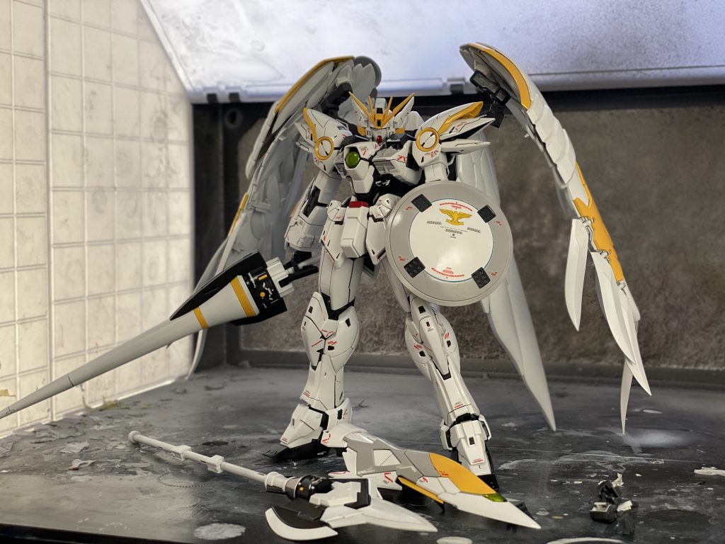 もちろん元のシールドも塗装しました、無改造でシールドを持たせることも可能です。