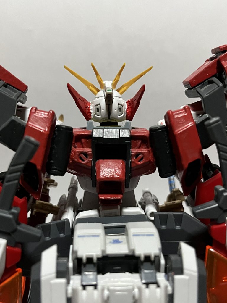 今回の新装備の為に背部をRGストライクガンダムに変更。勿論、エールストライカーやソードストライカー等も取り付け可能です。