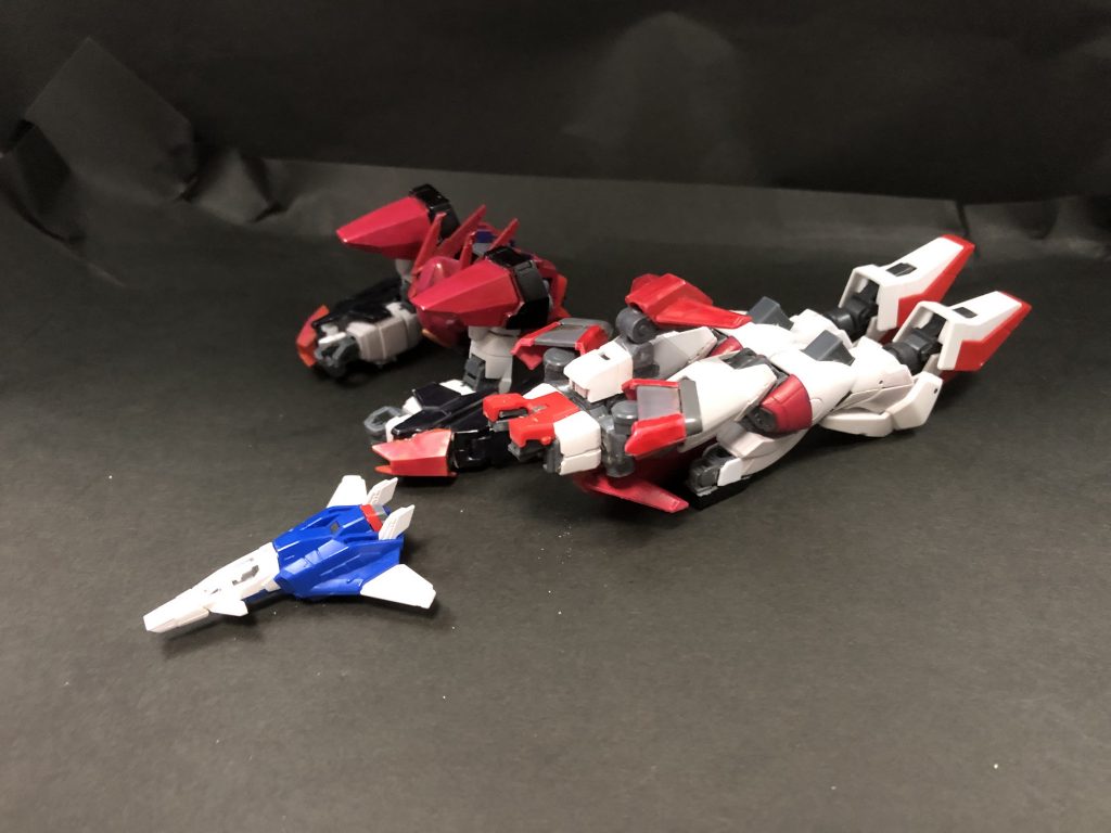 なお分離機能もちゃんと残っています。頭部を守るカバーも一部稼働しますが、写真だとわかりませんね・・・