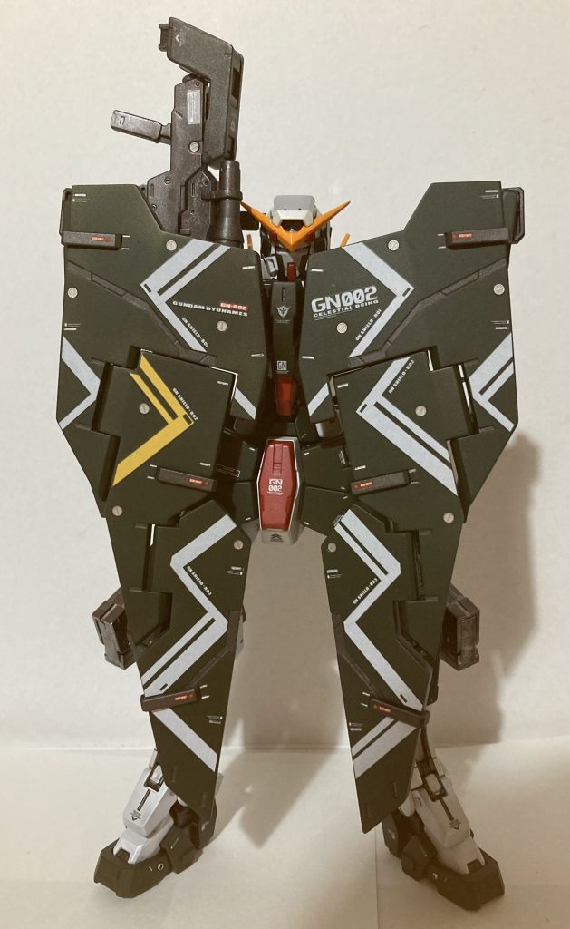 外装は黒サフ後にフラットブラックを少量混ぜたスターブライトアイアンで下地。その後、黒を混ぜてワントーン落とした「日本陸軍戦車前期迷彩色」で塗装しています。グラデーションを意識して塗りましたが、初エアブラシでは無理な技でしたwまたデカールは意図せずカスタムデカールを買ってしまい、そのまま仕上げてます。これはこれでかっこいい!