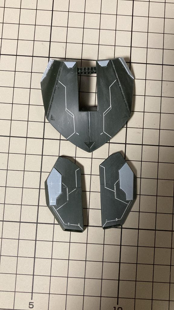 表面の情報量が少なかったので、スジボリを追加。ただ、少し深く彫ってしまったのが反省点です。