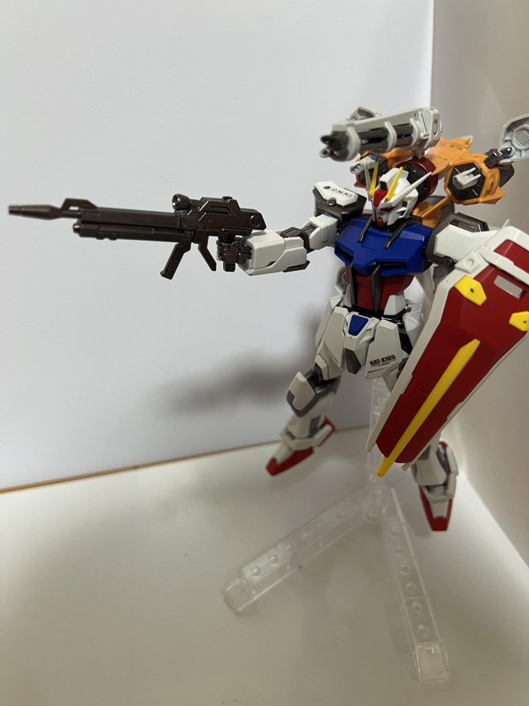 ガンポッドの射出は再現できませんが、開閉することは出来ます。
