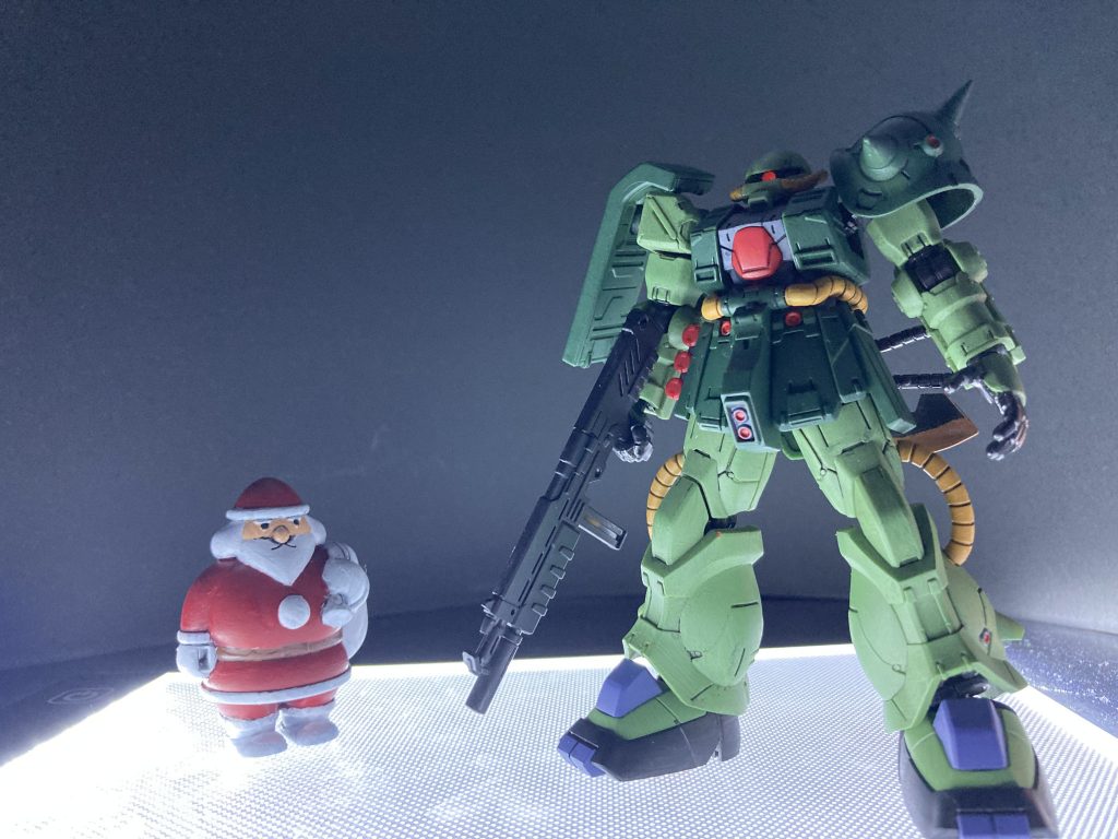 サンタも塗りました