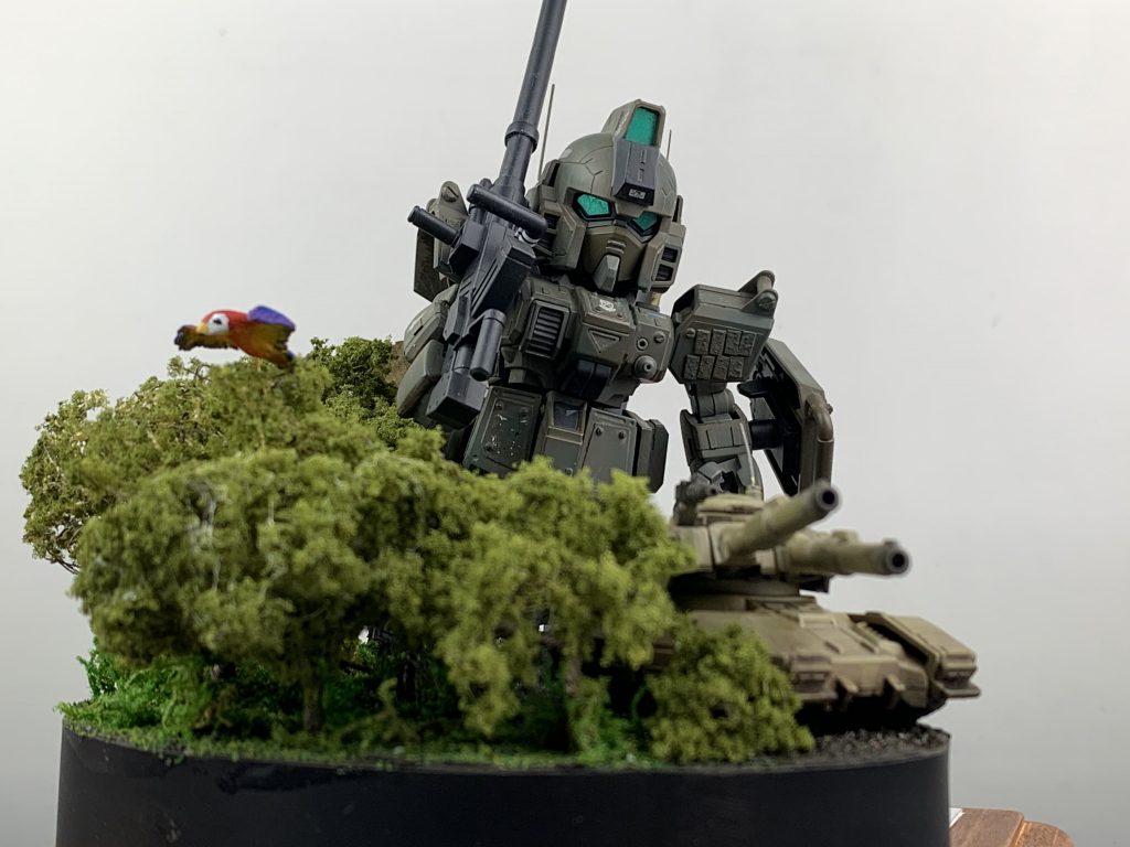 煽り気味でみるとSDなのに巨大感が感じられます。