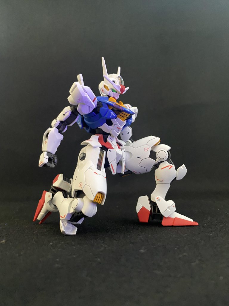 劇中にもあった膝立ち。もう200~300円高くなってもいいから平手を付けて欲しい本当に。そこと合わせ目処理がそこそこ面倒なこと以外は素晴らしいキットです。