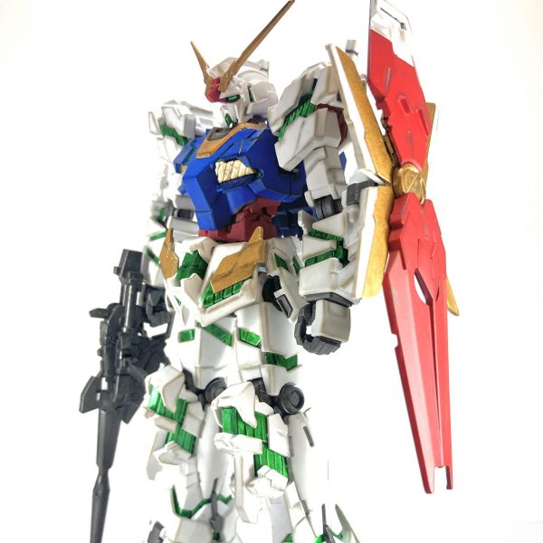 ユニコーン、トリコロール塗装