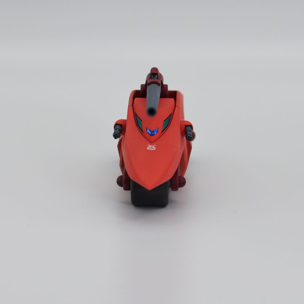 正面からのガリクソンは細身です流線型でありながらシャープになるようにモデリングしました