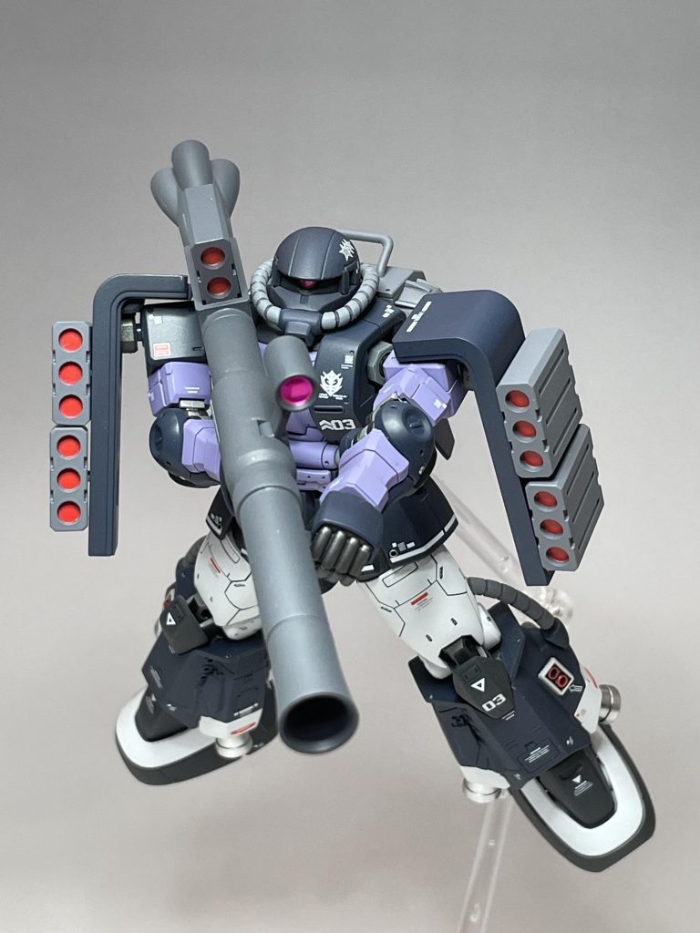 塗装ハゲが怖いですが、なんとかポーズを取ってみました。