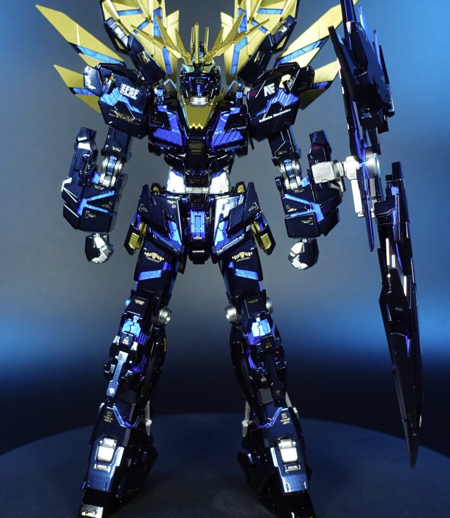 正面からの素立ち