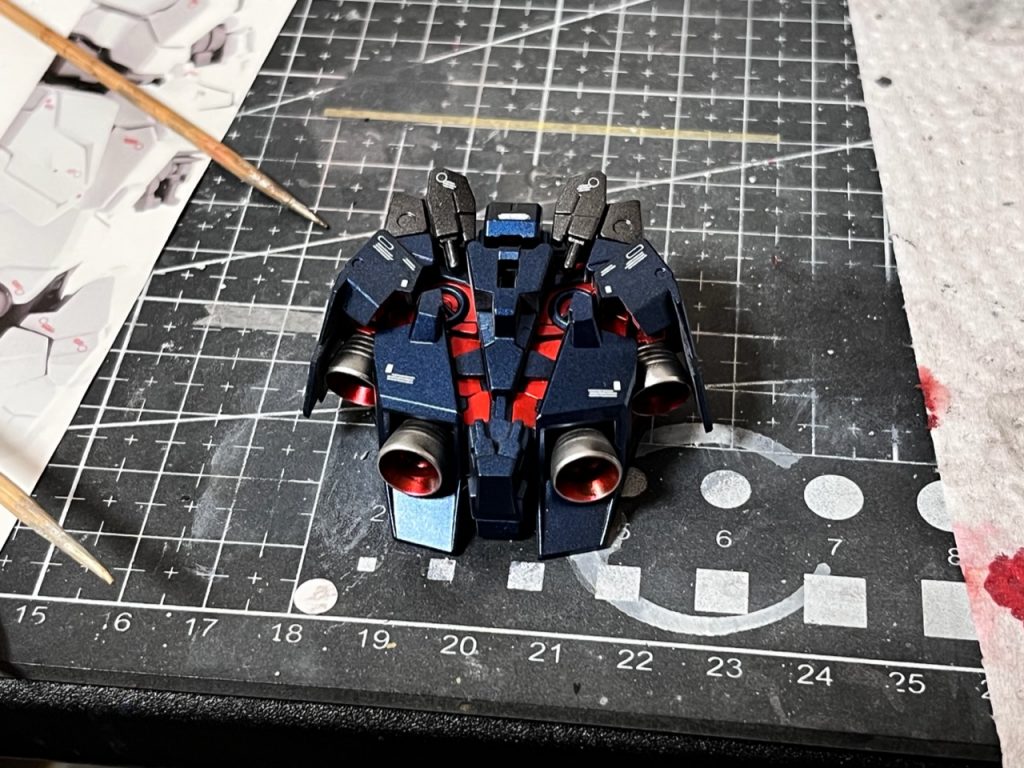 バックパックはメタルダークブルー