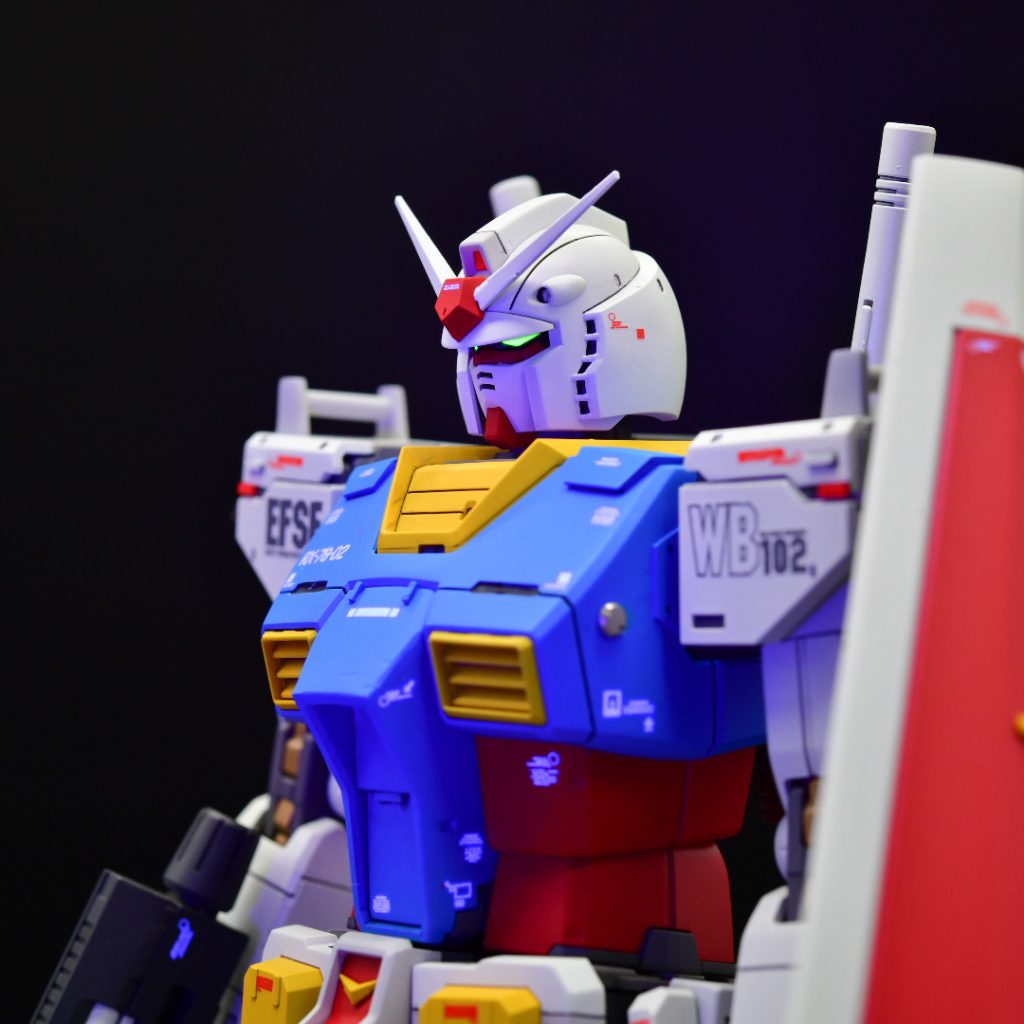 設定色に合わせて、淡いブルーに塗っています。