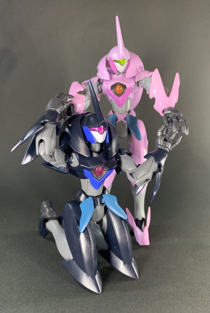 試行錯誤したのに何が双子っぽいのかわからなくなった一枚です。ガシガシ動かしたら塗装も剥がれてくるしポージングは難しいですね。