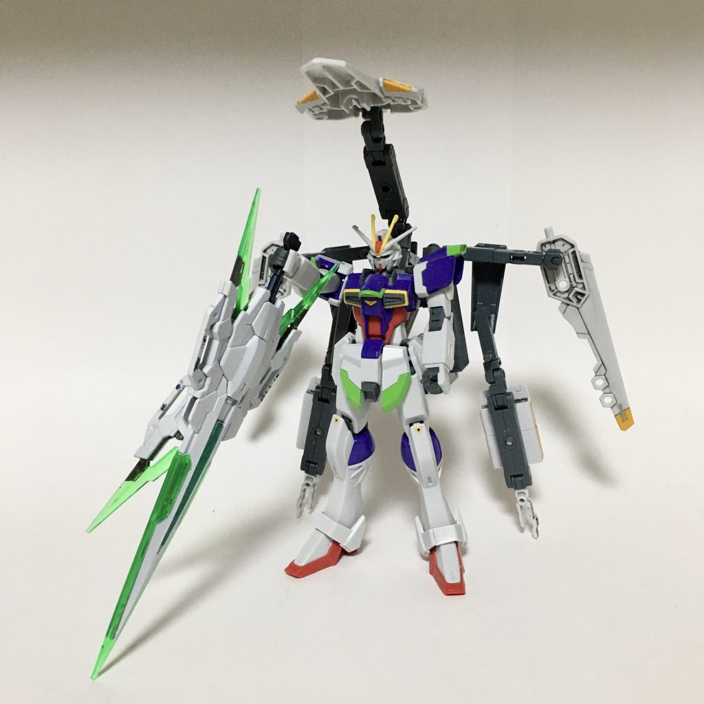 MS形態、正面。大柄な武器を装備しながらも連続攻撃のできる形態。